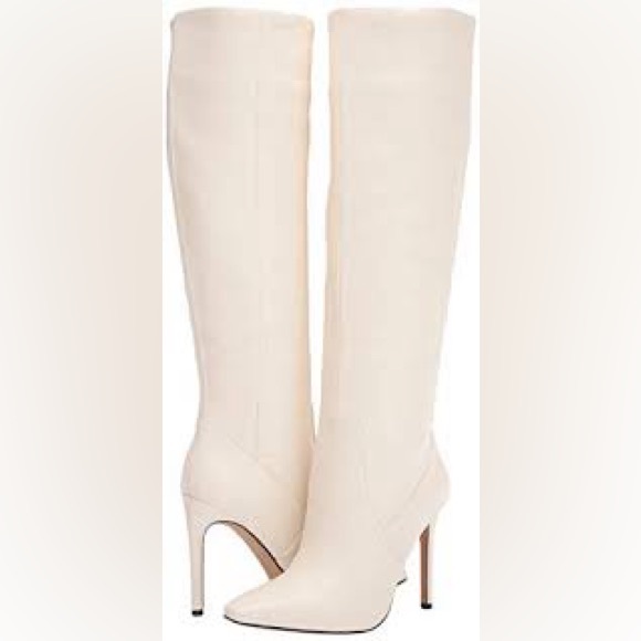 Vince Camuto Fendels Boot - Warm White NWT! - Picture 3 of 13